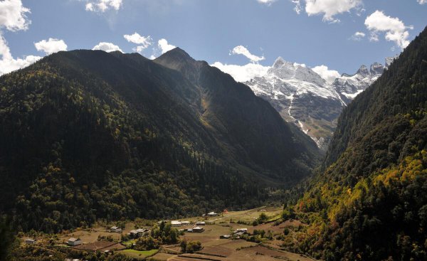 德钦县属于哪个省哪个市