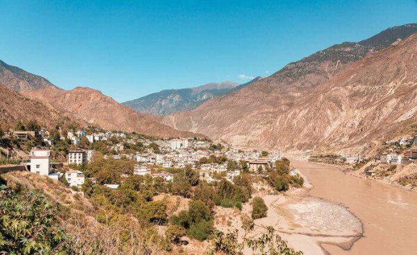 德钦县属于哪个省哪个市