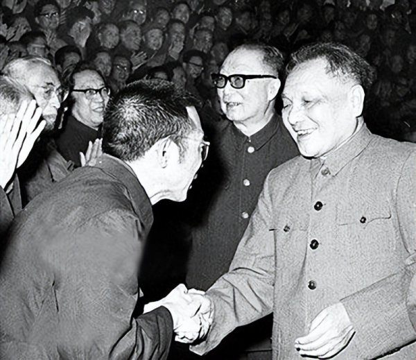 中国取消高考是哪一年