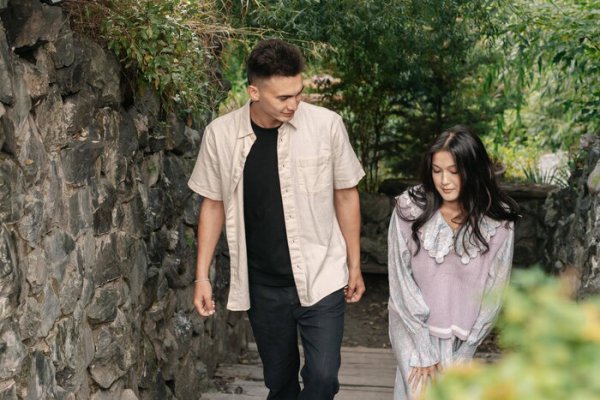 女生吊着你玩的特征