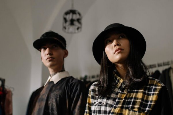 女生吊着你玩的特征