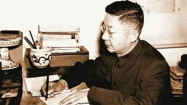 老舍是现代还是当代著名作家