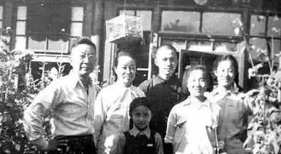 老舍是现代还是当代著名作家