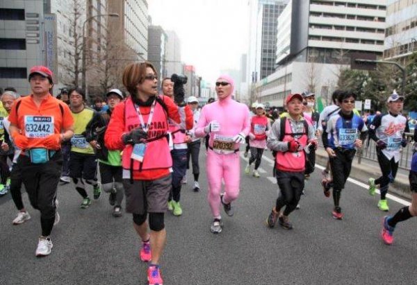 亚瑟士运动鞋是哪个国家的品牌