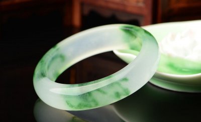 翡翠如何区分冰种糯种 翡翠是冰种好还是糯冰种好