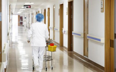 本科护士一个月工资大概多少 现在护士基本月薪待遇如何