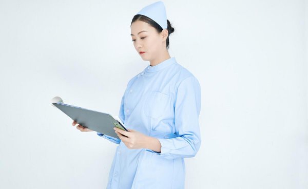 本科护士一个月工资大概多少