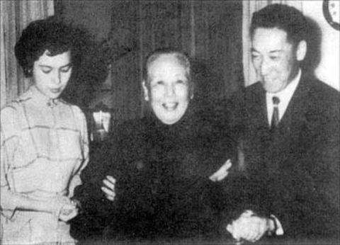 邱爱伦和蒋纬国是怎么认识的