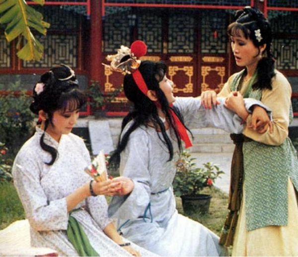 红楼梦中的贾宝玉简介