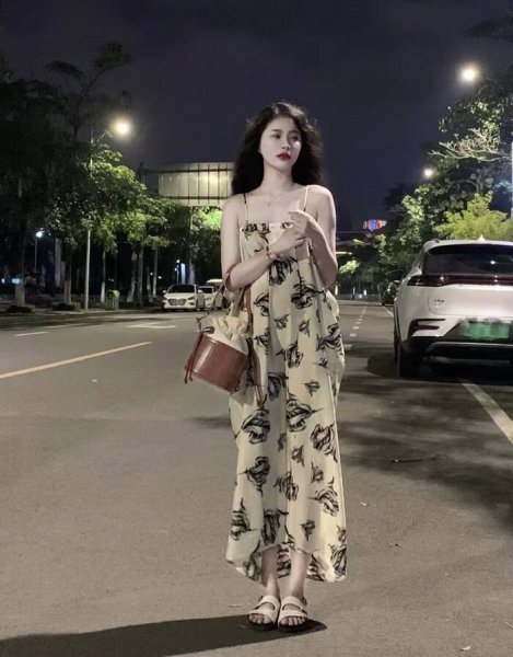 微胖女生适合什么风格的衣服显瘦