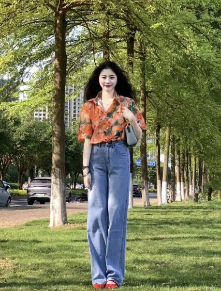 微胖女生适合什么风格的衣服显瘦