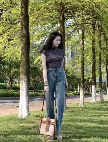 微胖女生适合什么风格的衣服显瘦