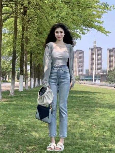 微胖女生适合什么风格的衣服显瘦