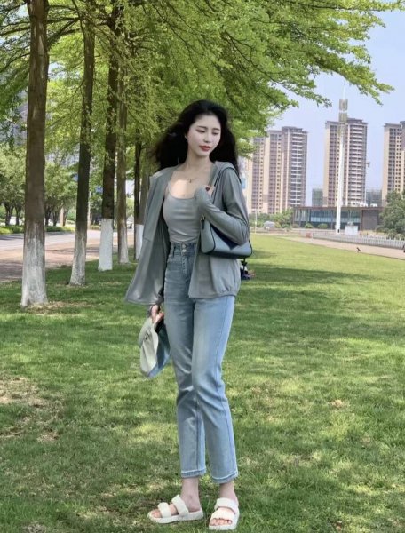 微胖女生适合什么风格的衣服显瘦