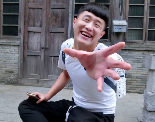 农村张二嫂是做什么的