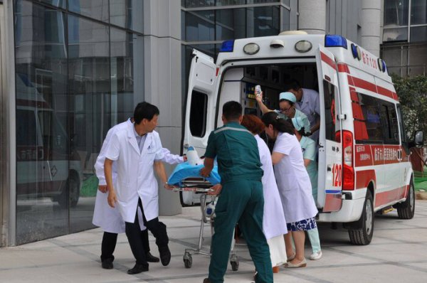 无臂女孩杨莉的断臂原因介绍