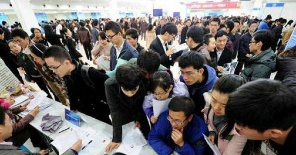 无臂女孩杨莉的断臂原因介绍