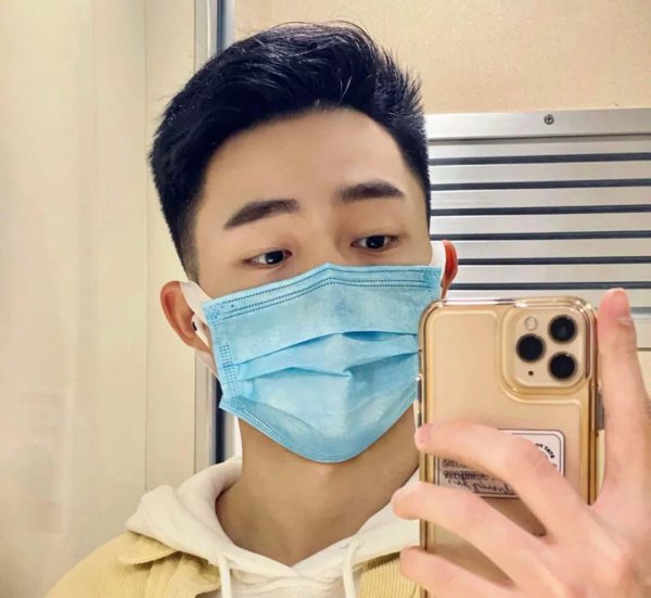 男生清爽帅气的短发发型