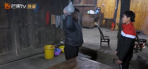 杜华儿子为什么参加变形记