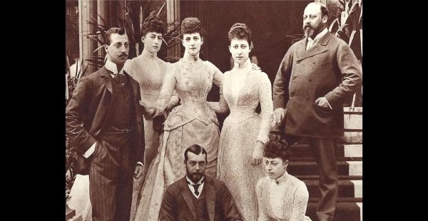 欧洲束腰的发展历程