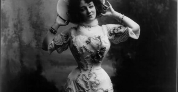 欧洲束腰的发展历程