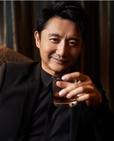 涂松岩老婆是圈外人吗