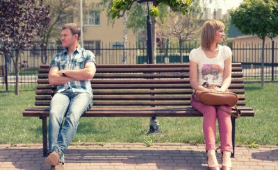 女生聊着聊着就不回复了 女生不回你的信息的原因