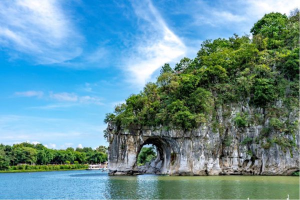 喀斯特地貌形成原因