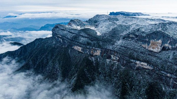 喀斯特地貌形成原因