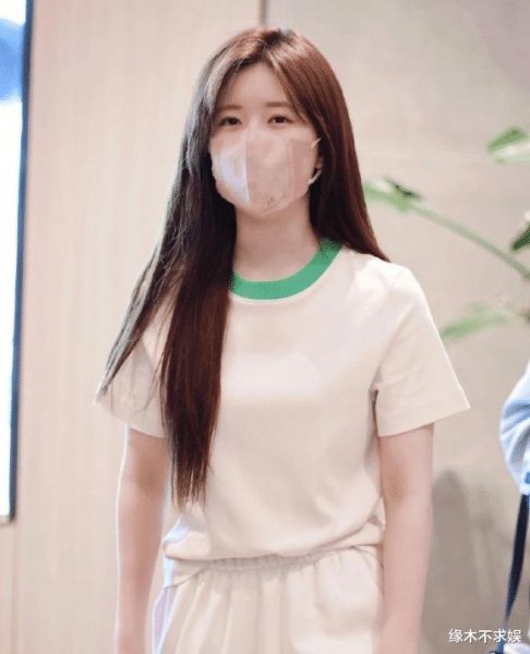 赵露思身高体重大概是多少