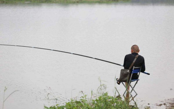 钓鱼走水什么意思