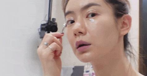 眼霜早晚都要用吗