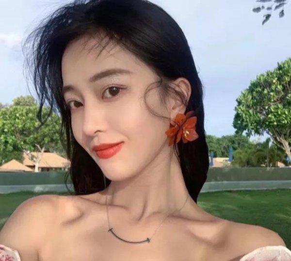 精华液是干什么的