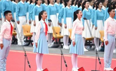 冯琳个人资料 被选中当领诵员的中国传媒大学冯琳简介