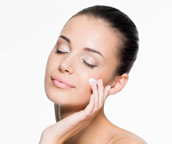 粉底液和隔离霜的区别