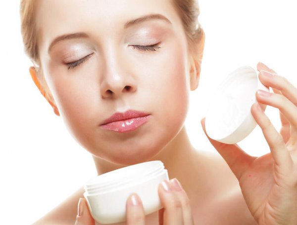 粉底液和隔离霜的区别