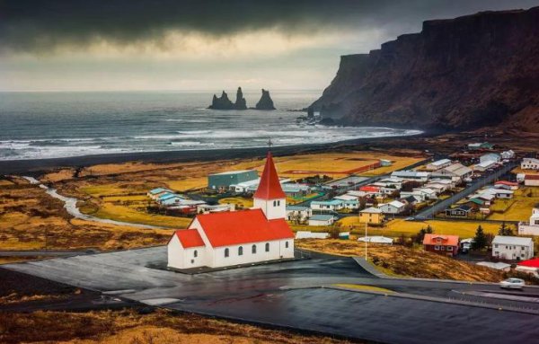 冰岛女总理约翰娜·西于尔扎多蒂