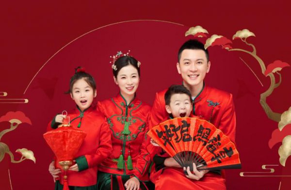 杨鸣妻子是做什么的