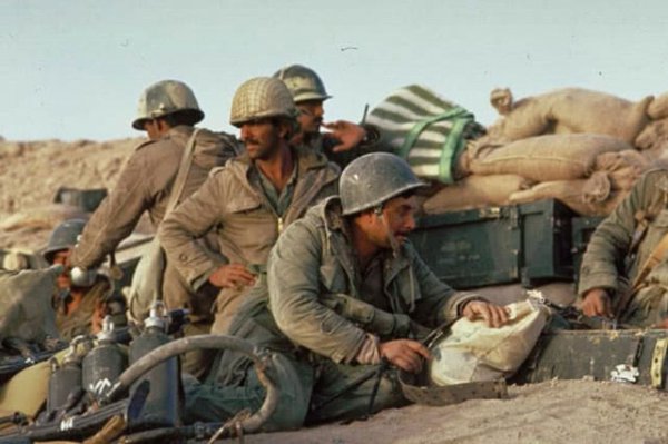 美国为啥打伊拉克