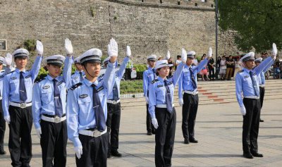 女生做留置看护辅警好吗 留置看护岗位的优点和缺点