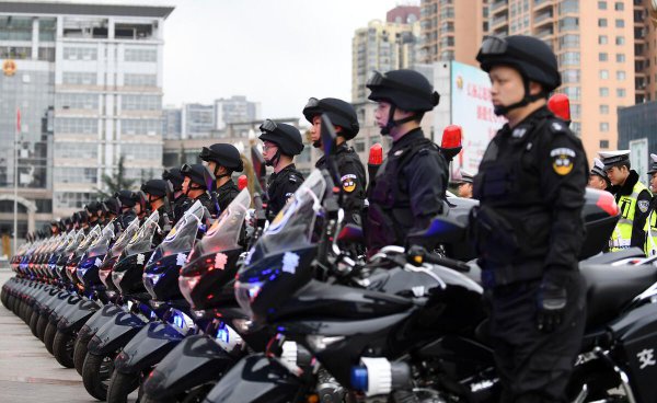 女生做留置看护辅警好吗