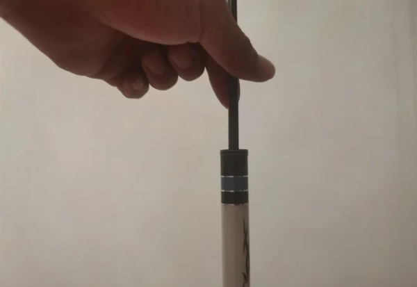 鱼竿卡住了收不回去怎么办