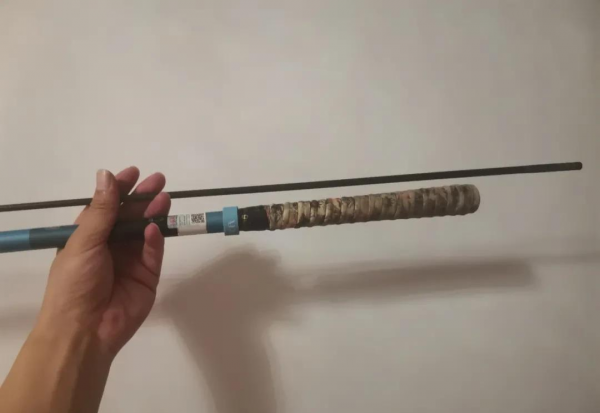 鱼竿卡住了收不回去怎么办