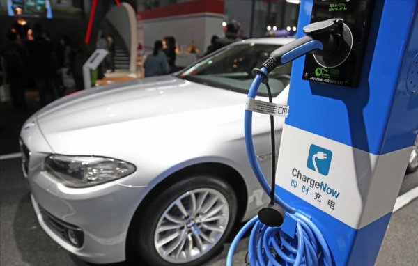 电动汽车电池寿命一般多长时间