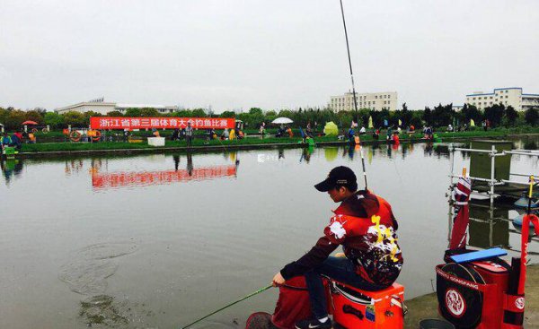 黑坑钓鱼调漂的正确方法