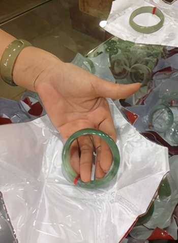 翡翠手镯怎么保养才会越来越通透?