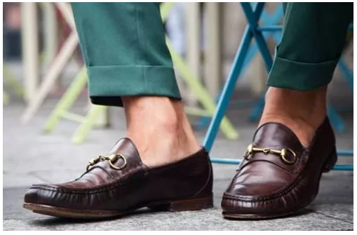 鞋后跟上沿太硬磨脚怎么办