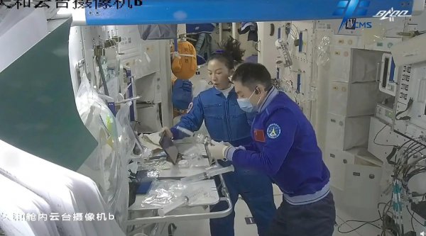 中国空间站离地球有多少公里