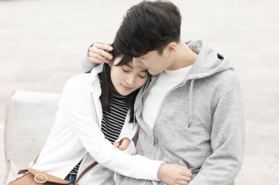 女友生气怎么哄好的办法 女朋友应该生气了怎么哄