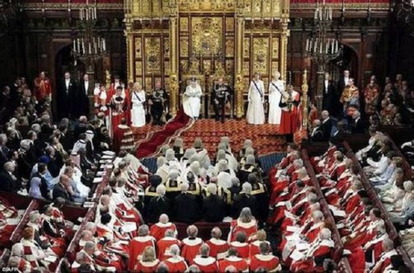 英国文官制度什么时候建立的